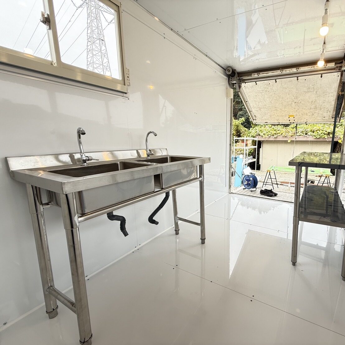 【1.5トンベース】1日100万売り上げを叶えた　キッチンカー製作事例