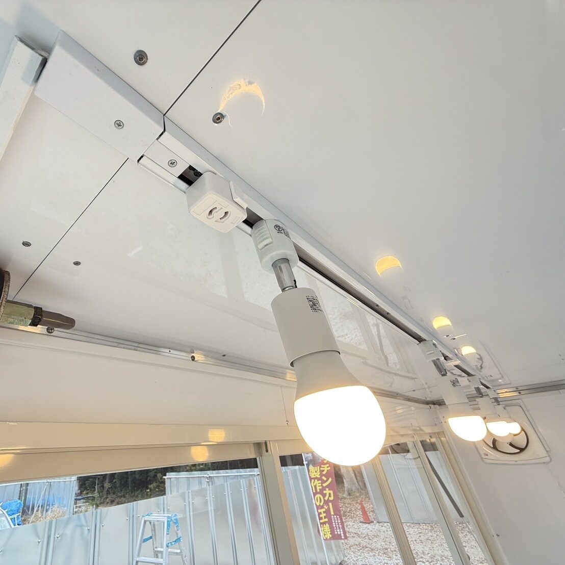 【1.5トンベース】1日100万売り上げを叶えた　キッチンカー製作事例