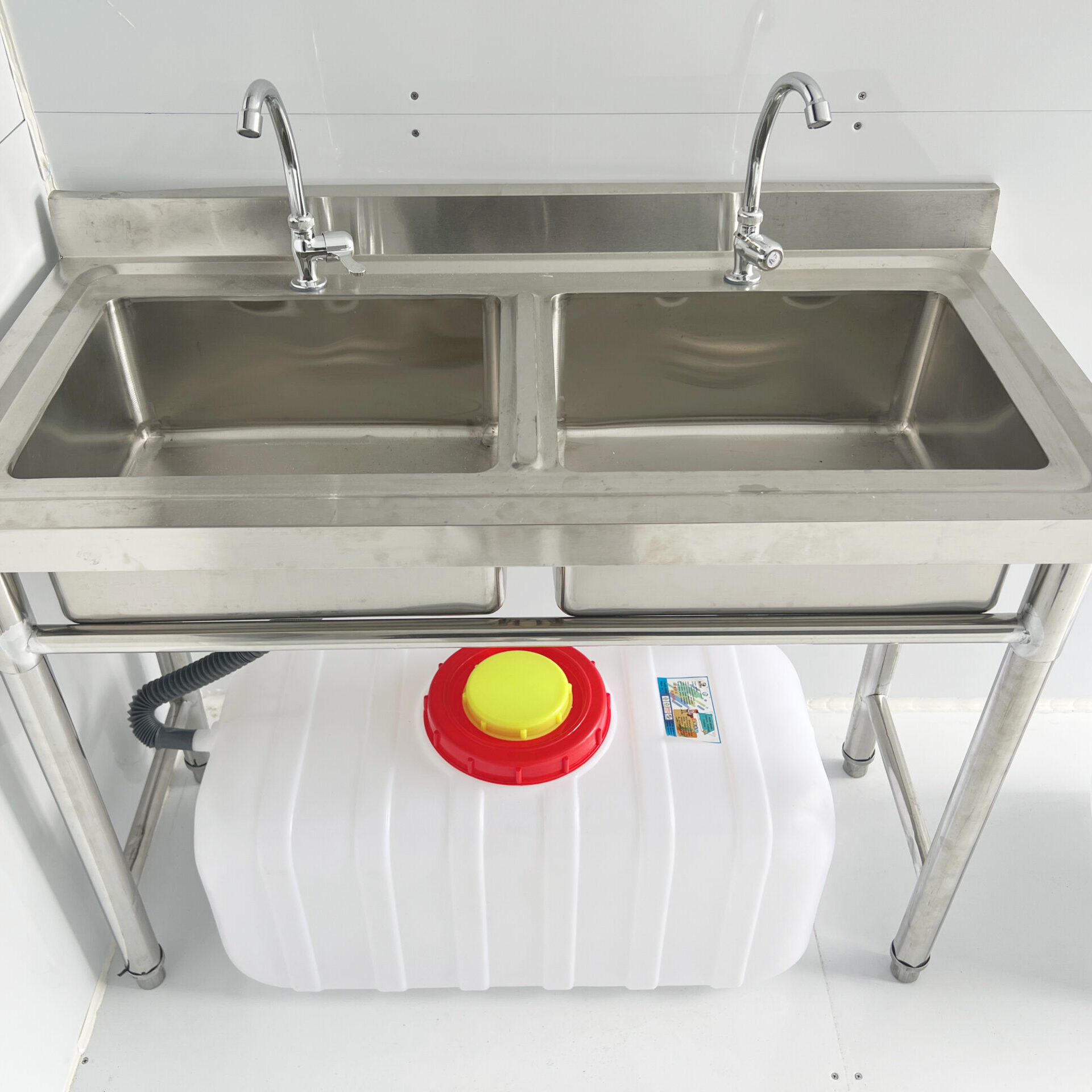 【1.5トンベース】1日100万売り上げを叶えた　キッチンカー製作事例